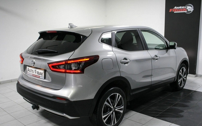 Nissan Qashqai cena 75900 przebieg: 75000, rok produkcji 2019 z Czarnków małe 232